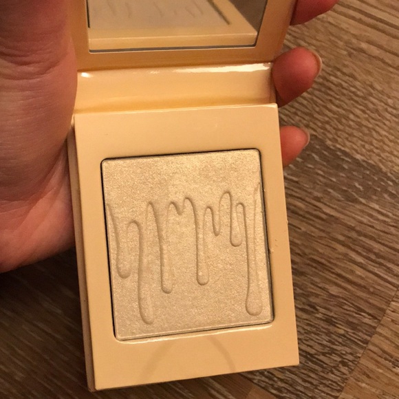 Other - Kylie French vanilla highlighter